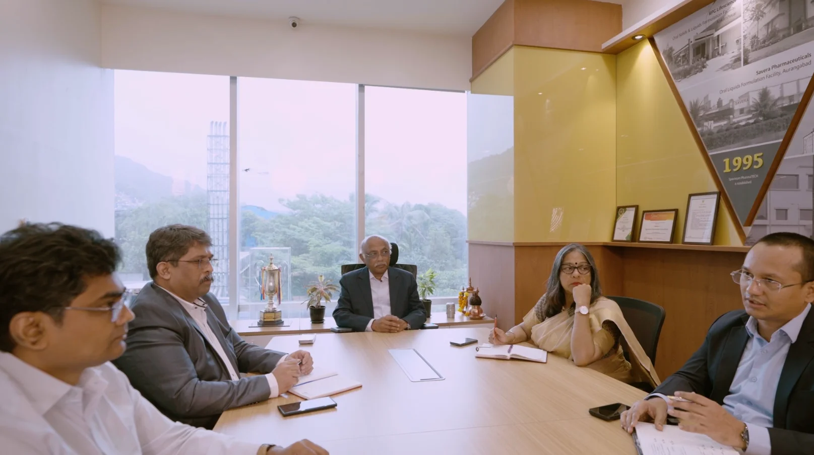 services-advisory-services-img